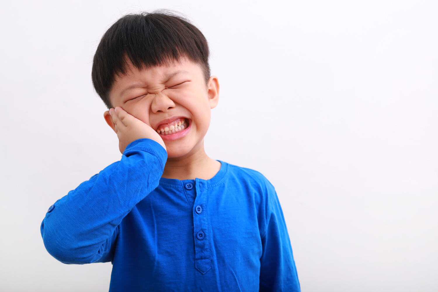 A child with tooth ache