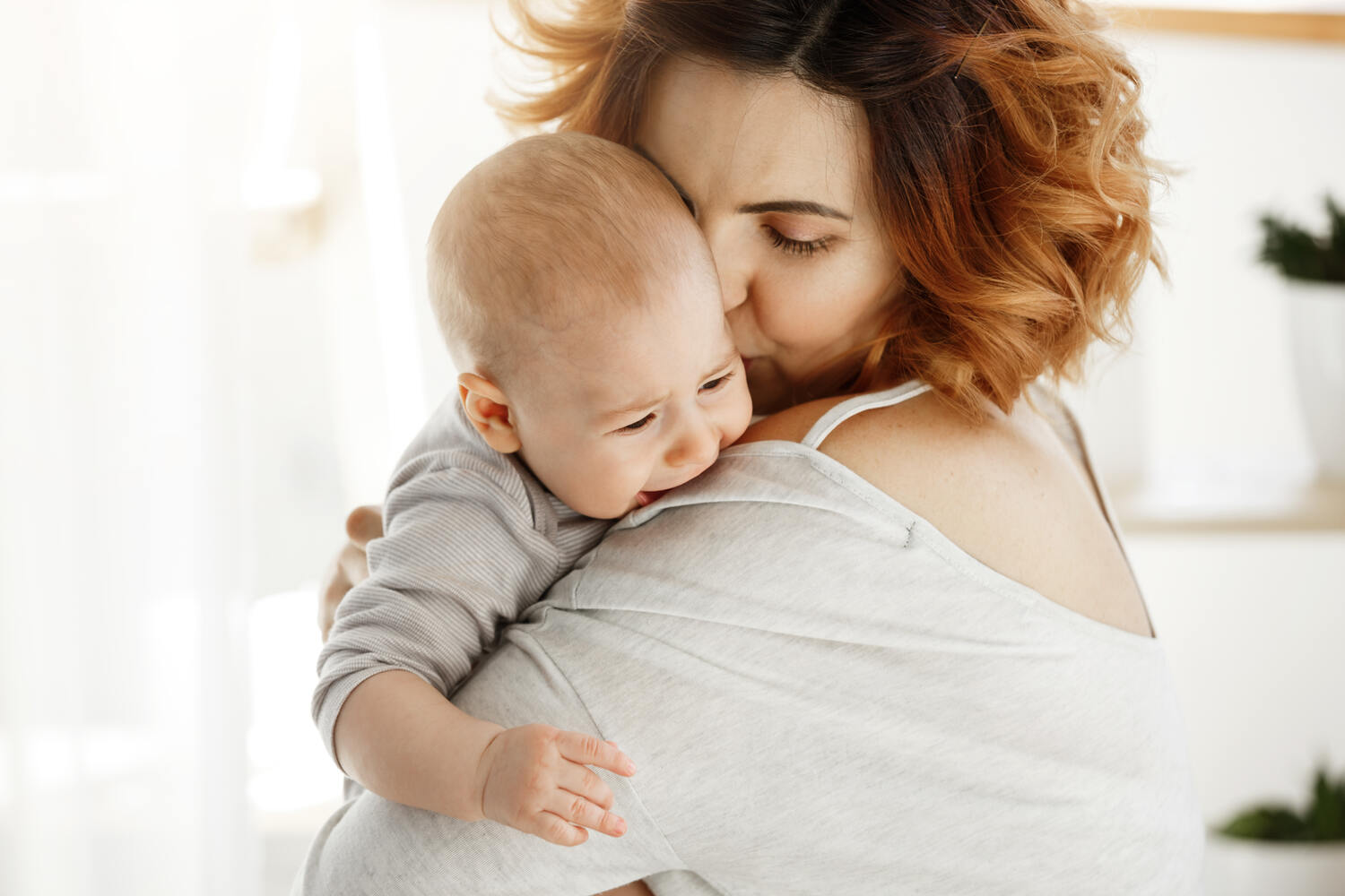 Clinginess in Babies – When, How and Why