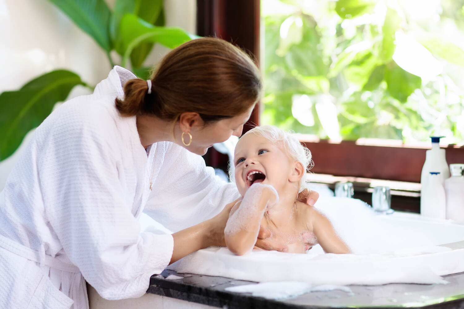 Do not leave your toddler alone in bathtub