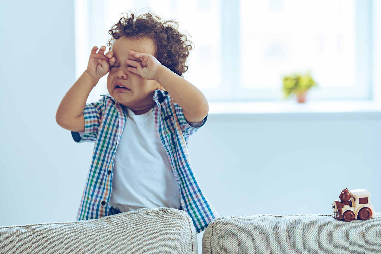 Crying, crankiness are common if toddlers don't get proper sleep