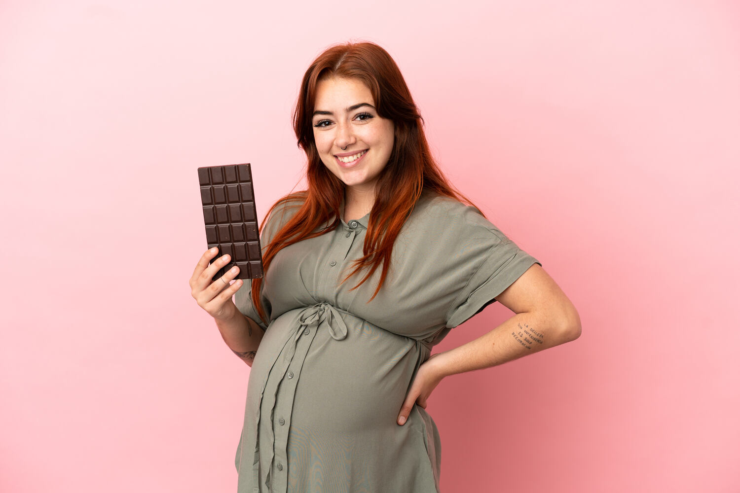 6 Amazing Reasons Why Women Need To Eat Chocolates During Pregnancy