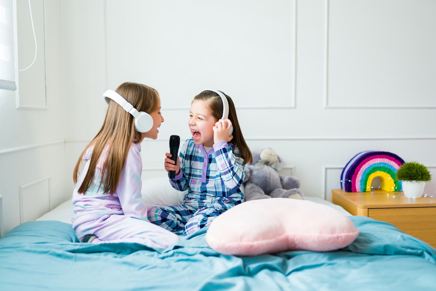 Play dates will help your child be sociable
