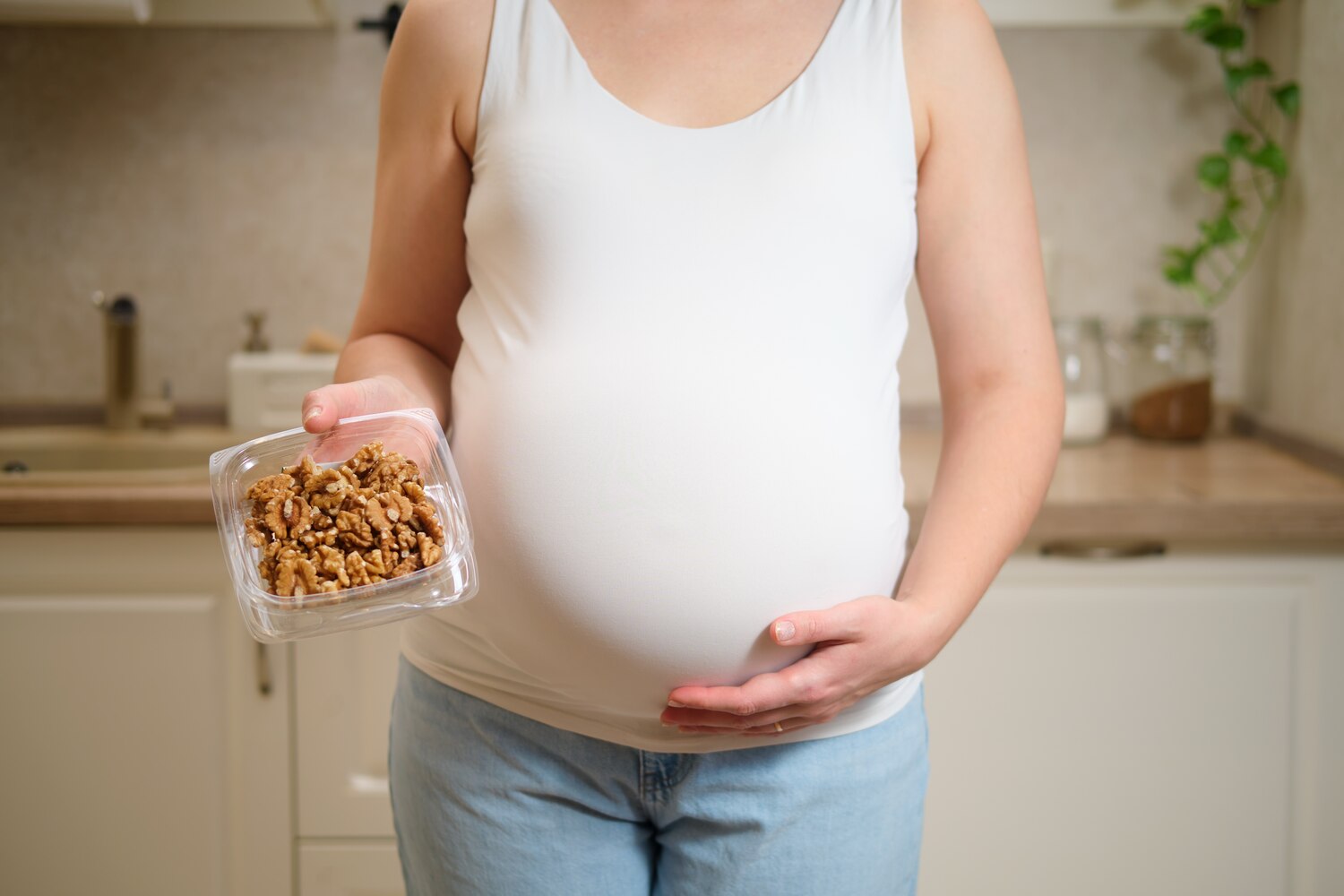 Eating Walnuts During Pregnancy