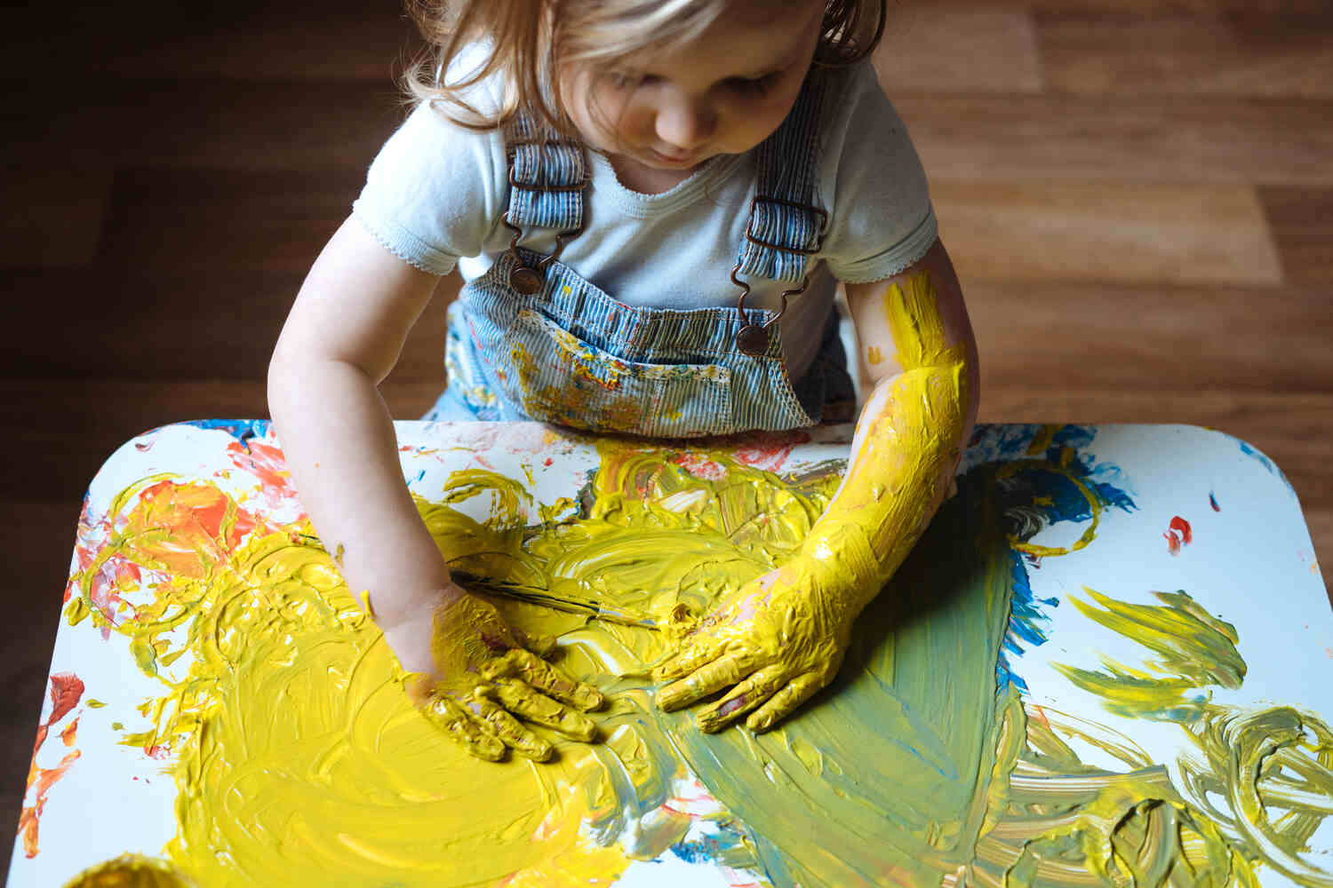 Art activities encourage toddler to use imagination