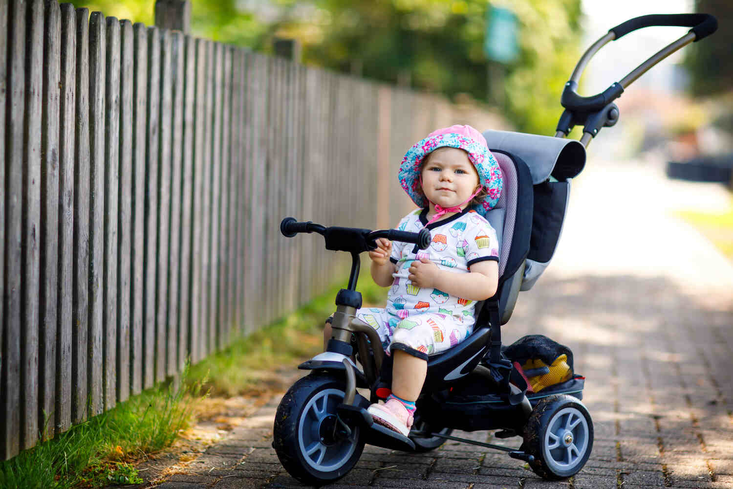 Tricycle with parent handle